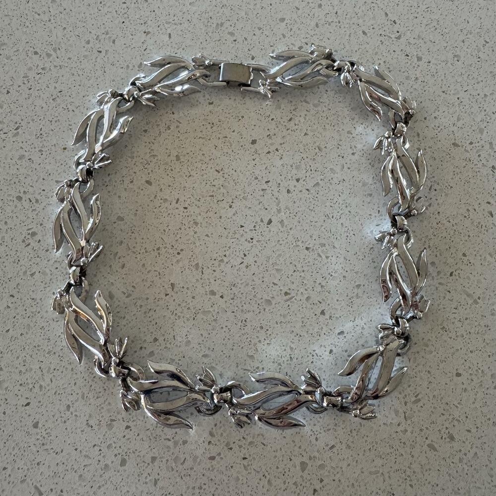 Bergere Silver Tone Metal Choker Collar‎ Leaf Necklace - Picture 8 of 10